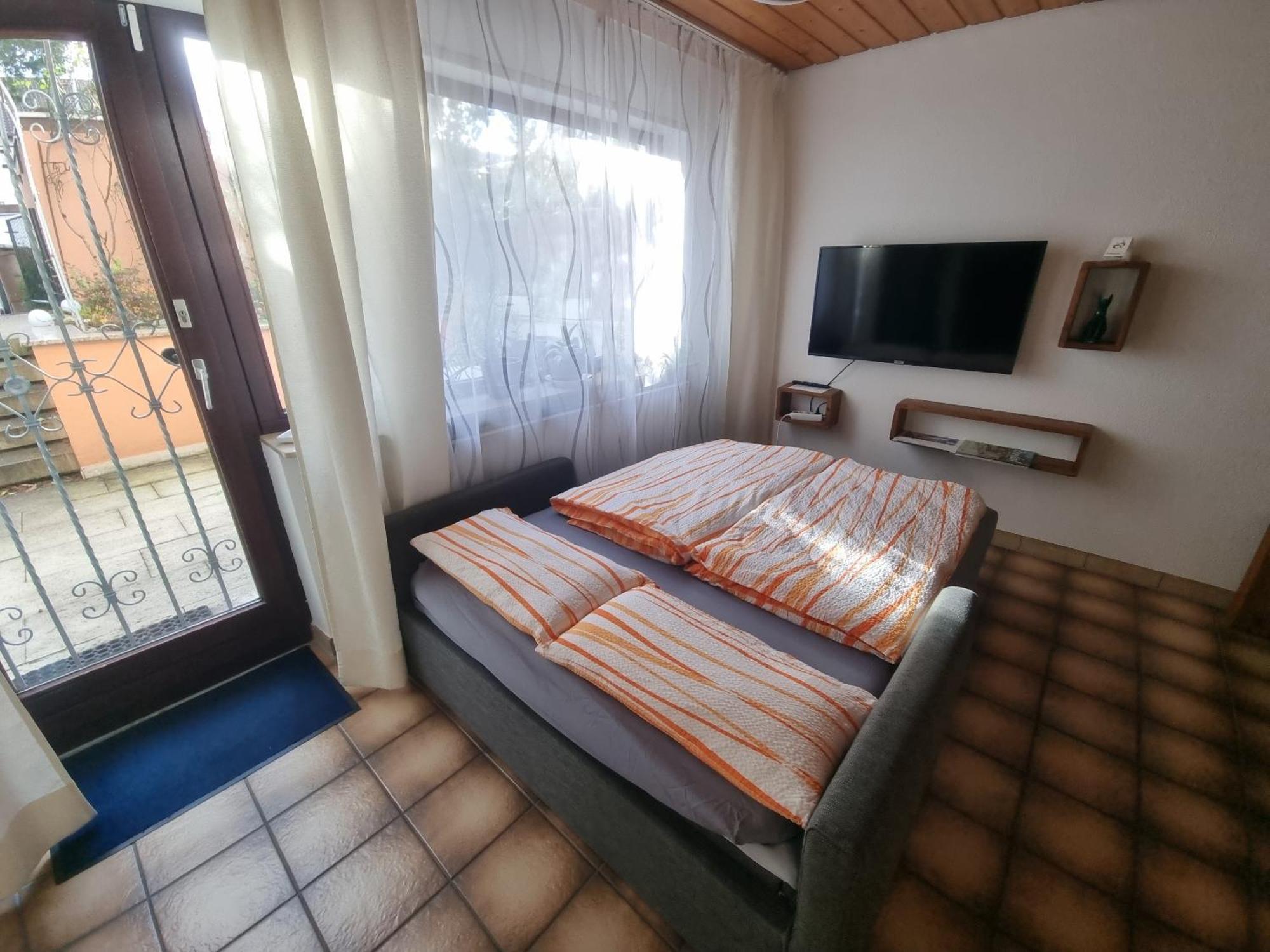 Ferienwohnung Erbachstrasse Вайблинген Екстериор снимка